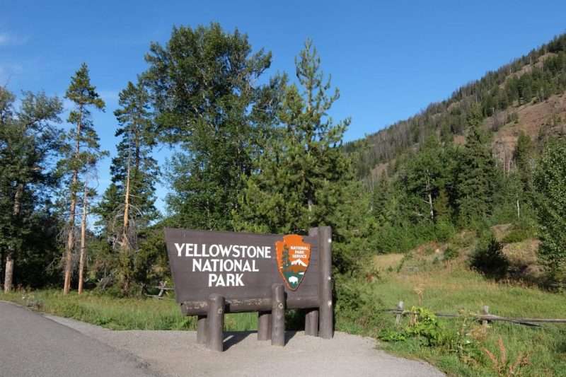 Yellowstone park entrance