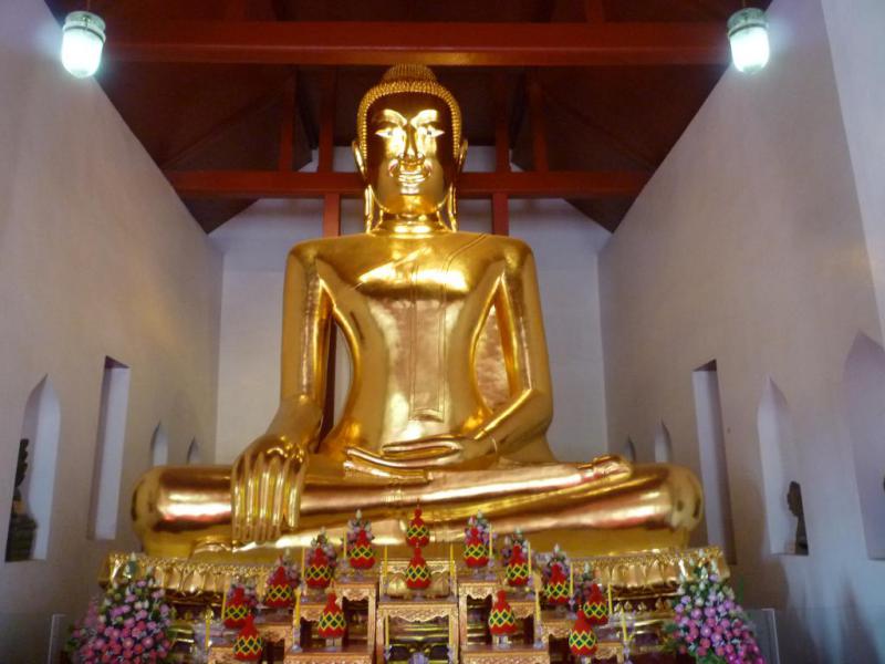Buddha dorato del Wat Sao Thong Thong