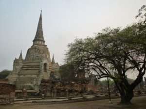 ayutthaya viharn phra mongkol bopit chedi bianco
