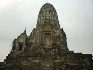 ayutthaya wat ratburana prang bianco