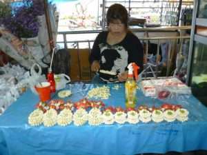 bangkok mercato fiori venditrice