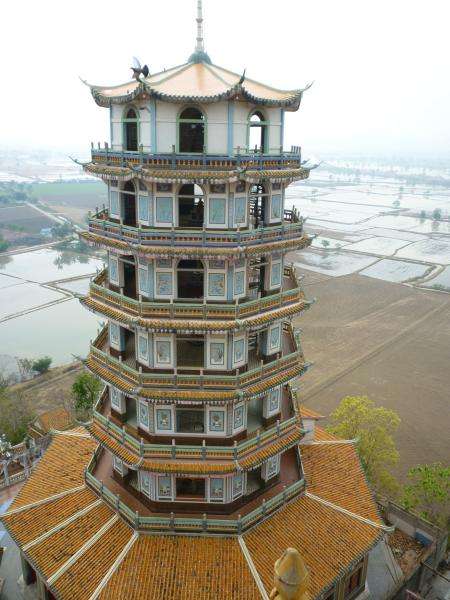 Pagoda cinese di Wat Tham Khao Noi