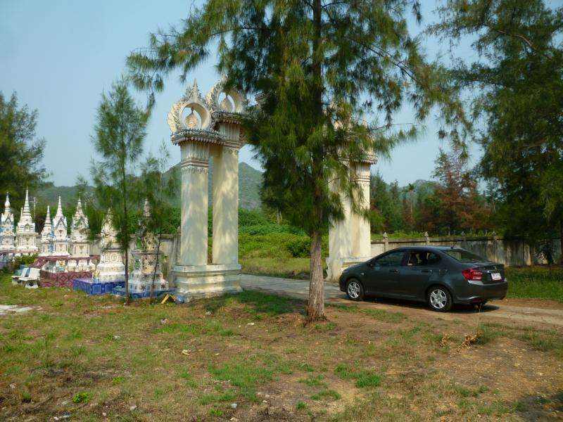 khao sam roi yot on the road