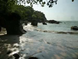 Koh Samui spiaggia di rocce