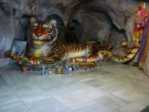 caverna della tigre a krabi