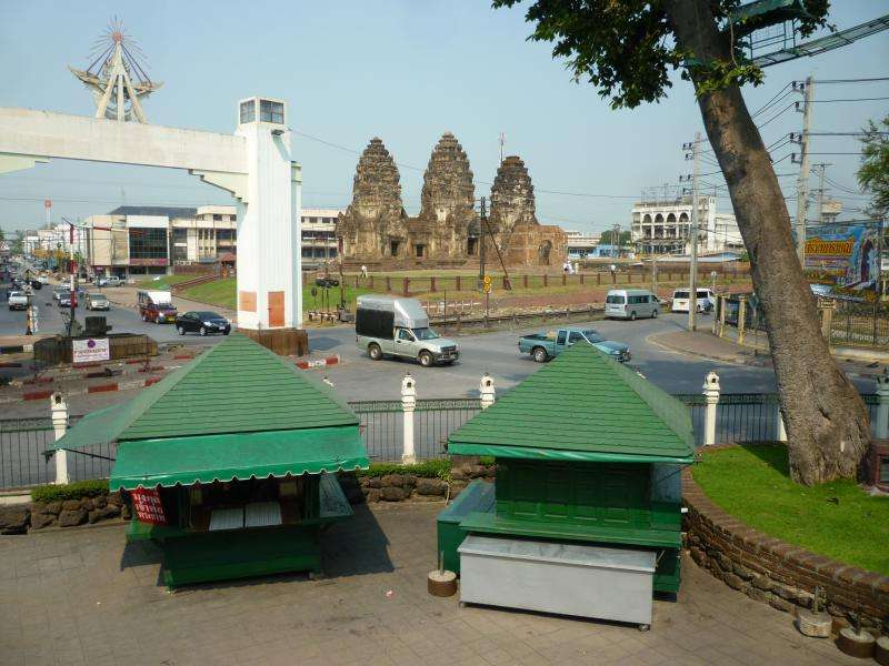 Prang dei templi thailandesi a Lopburi