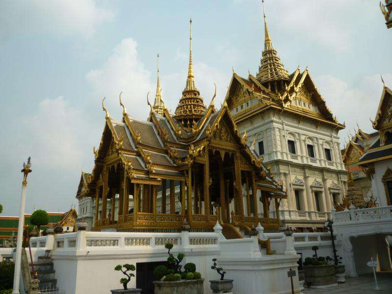 Amphion Phimok royal palace