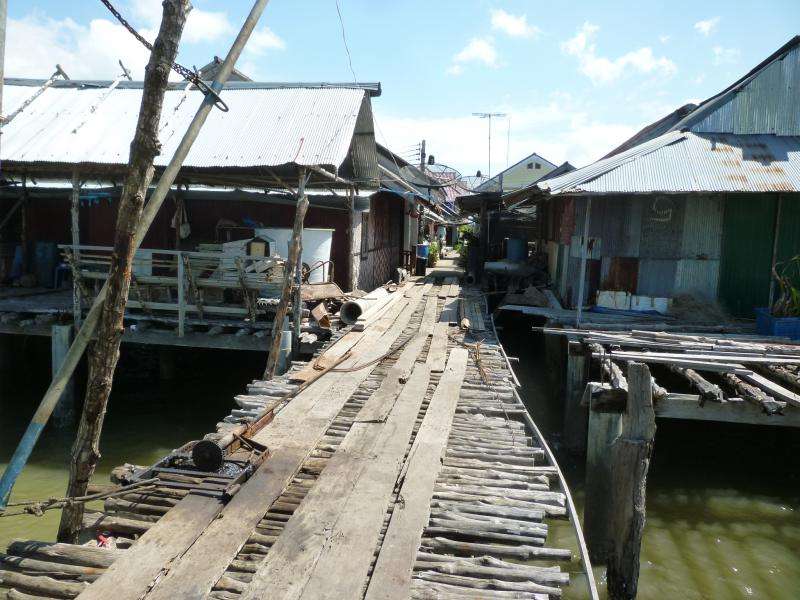 villaggio degli zingari del mare passerella in legno