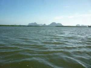 navigazione nella baia di phan nga