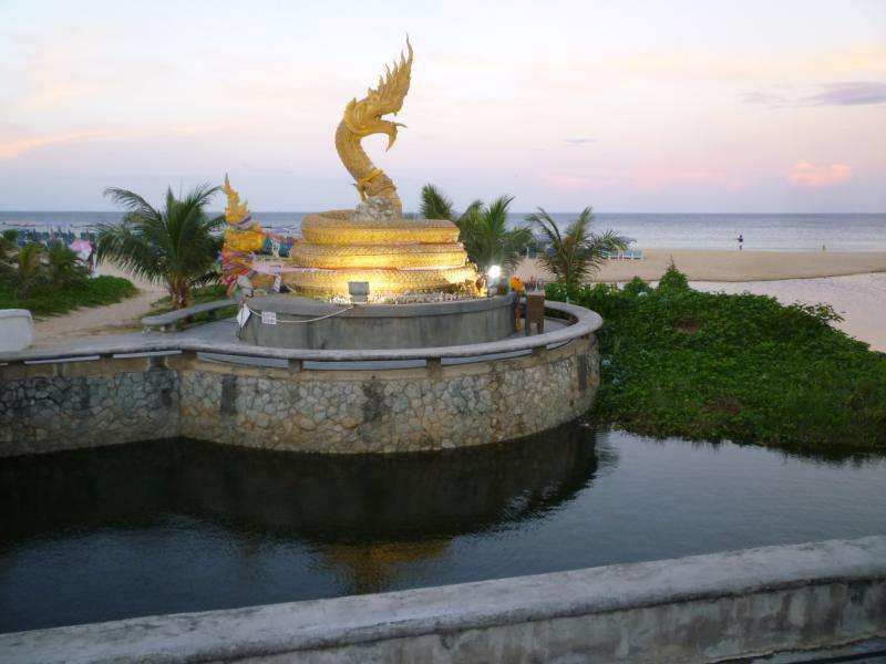 phuket patong monumento