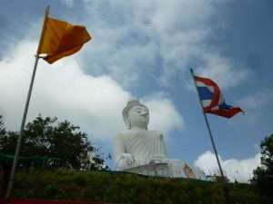 phuket buddha gigante bianco