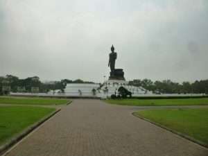 phuttamonthon buddha gigante