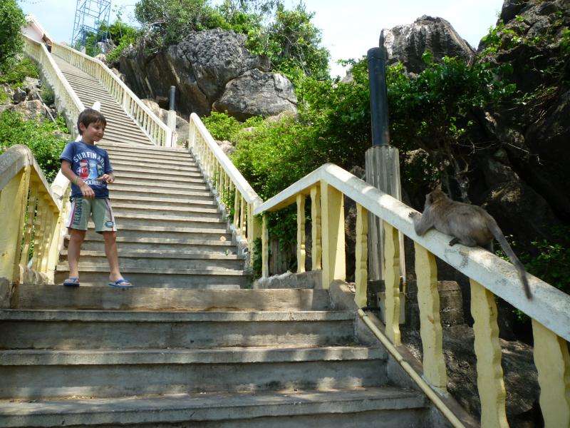 salita al tempio di prachuap kiri khan