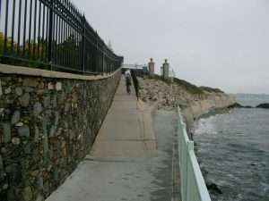 The cliff walk a Newport