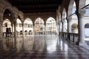 Loggia Lionello porticato