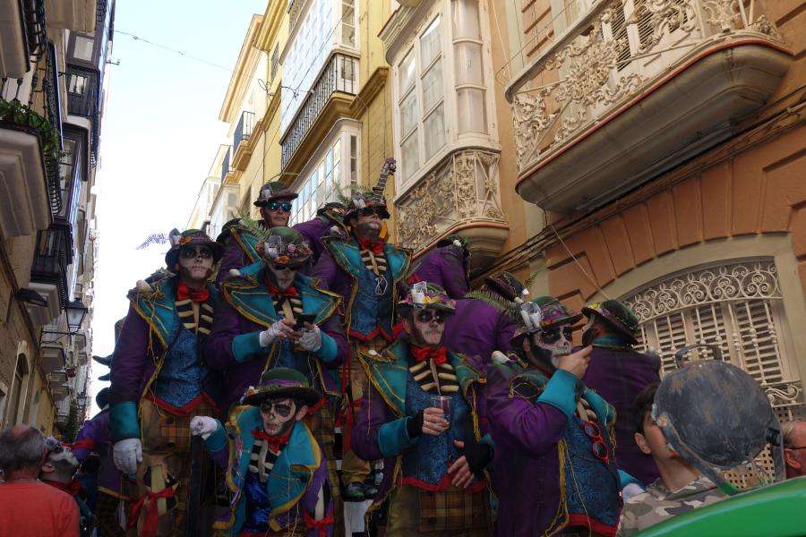 Cadice carnevale carro