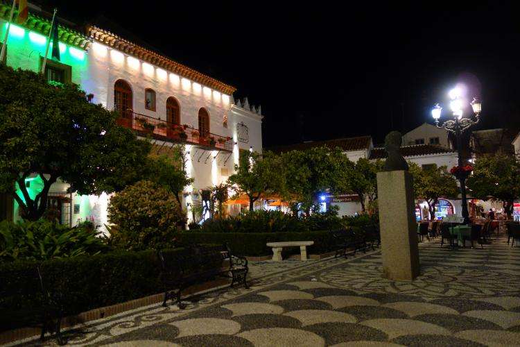 Marbella plaza de los Naranjos by night