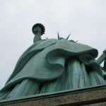 Statua della libertà dal basso