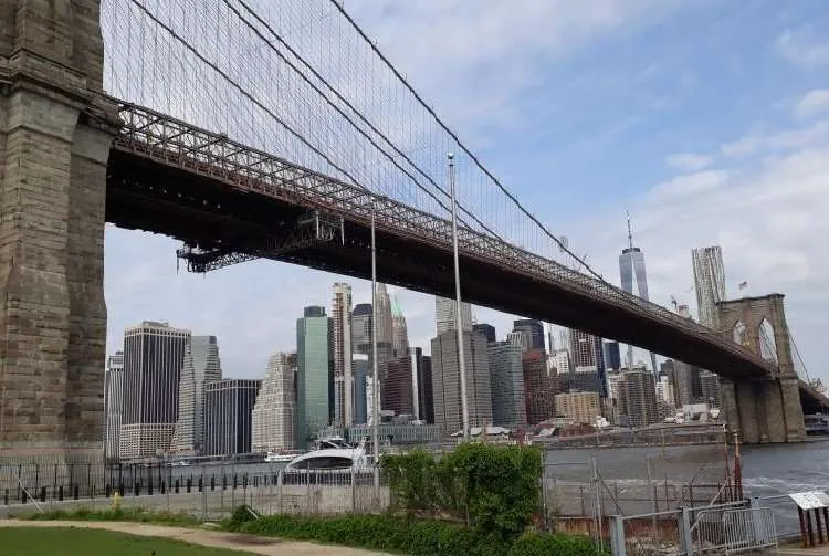Brooklyn Bridge i piloni