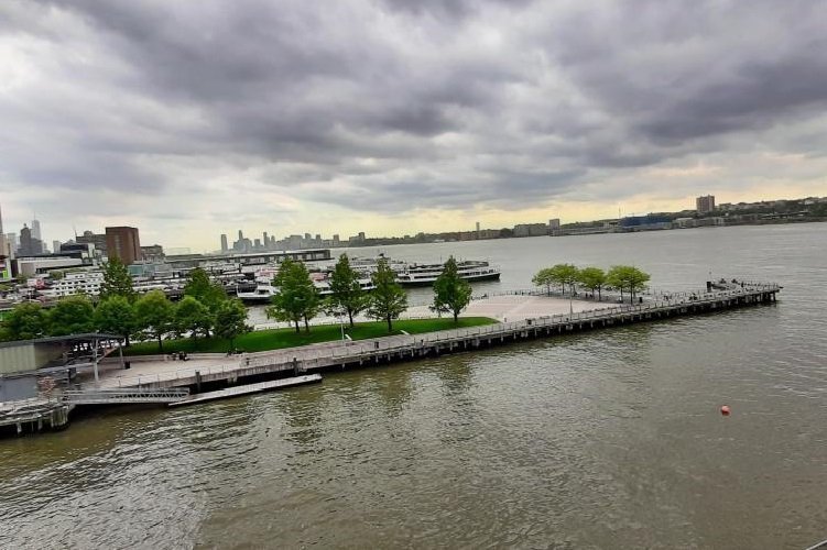 Molo 84 di New York sull'Hudson