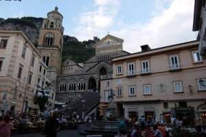 Amalfi il duomo e la piazzetta