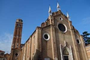 Esterno Santa Maria Gloriosa dei Frari cosa vedere