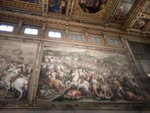 Affreschi di Vasari nel salone dei Cinquecento a Firenze