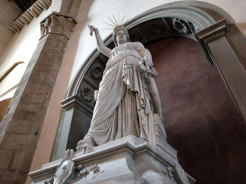 Statua della Libertà della Poesia a Santa Croce Firenze