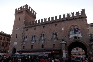 Palazzo comunale di Ferrara cosa vedere in un giorno in camper