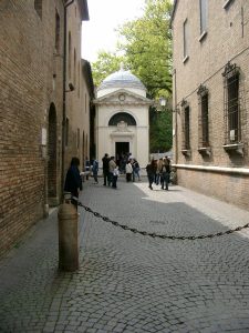 Tomba di Dante Alighieri a Ravenna cosa vedere