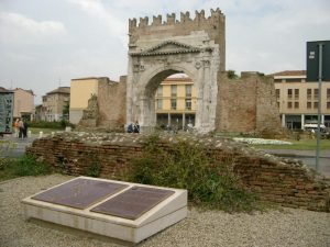 Rimini Arco di Augusto cosa vedere Emilia Romagna