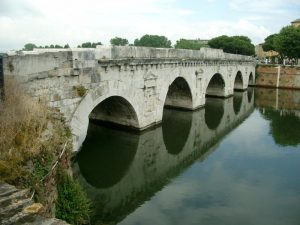 Ponte Tiberio di Rimini cosa vedere Emilia Romagna