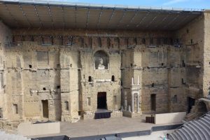 Teatro Romano cosa vedere Orange on the road