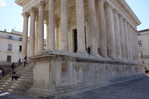 Maison Carrée Nîmes cosa vedere on the road