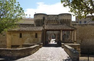 Pernes les Fontaines cosa vedere on the road in Provenza