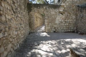 Pernes les Fontaines cosa vedere on the road in Provenza