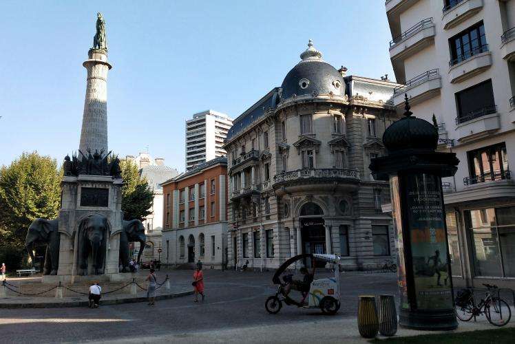 Chambery cosa vedere Savoia Francia on the road