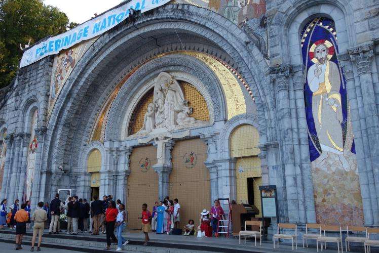 Lourdes cosa vedere Francia on the road